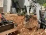 השכרת מיני מחפרון עם מפעיל – חפירה מדויקת במקומות צרים! תעלות, יסודות, גינון, תשתית. כולל מפעיל מנוסה – התקשרו ל-050-404-0895!