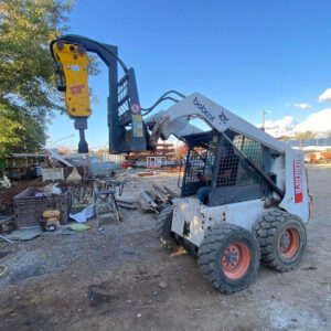 השכרת הלמנייה הידראולית לבובקט – פטיש 180 ק"ג! חציבה, דפיקת עמודים, בזנטים, בטון. חיבור מהיר, עוצמה מקסימלית. התקשרו ל-050-404-0895!