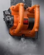 ⁦השכרת מכונה לגירוד טיח שחור או לבן מהקיר⁩ – תמונה ⁦2⁩