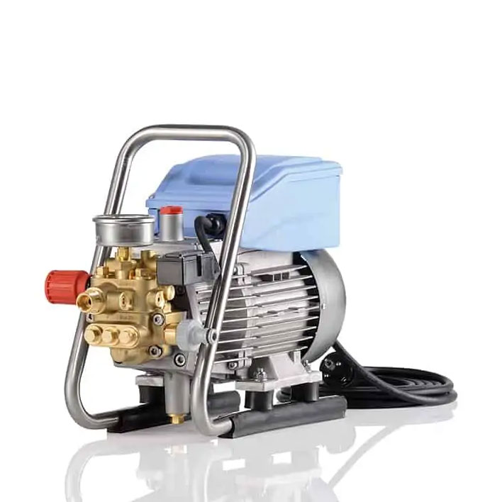 השכרת מכונת שטיפה תעשייתי חד פאזי השכרת מכונת שטיפה תעשייתית Kranzle 7/122 – 120 בר, 7 ליטר/דקה! ניקוי חזק לגריז, בטון, רכבים. חד-פאזי, עמידה, הדרכה מלאה – התקשרו ל-050-404-0895!