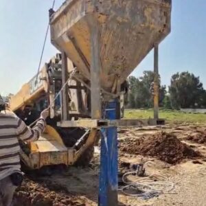 השכרת סל בטון חצי קוב – העברה ויציקה מדויקת! מתאים למנוף/מלגזה, פתיחה תחתונה. יציקות עמודים, תקרות – הדרכה מלאה – התקשרו ל-050-404-0895!