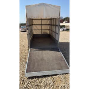 השכרת נגרר סגור 1.3 טון – 2.7×1.5×2.2 מטר, רמפה, ברזנט! הובלה מוגנת לתכולה, ציוד, ריהוט. רק 200 ₪ ליום – הדרכה מלאה – התקשרו ל-050-404-0895!