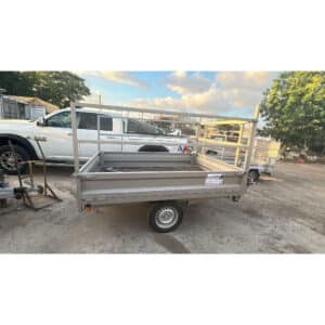 השכרת נגרר פתוח 1.1 טון – 2.5×1.7 מטר, דלתות צד + סולמות! הובלה קלה לריהוט, ציוד, גינון. רק 200 ₪ ליום – התקשרו ל-050-404-0895!